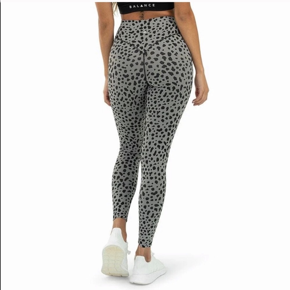 Balance Athletica Kingdom 2.0 Snow Leopard Legging